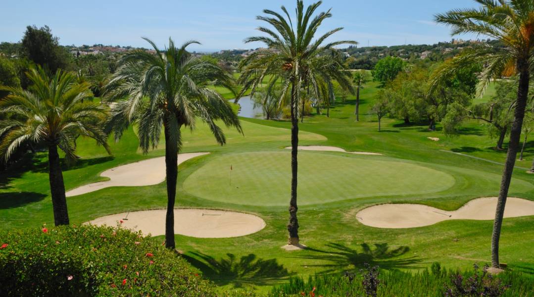 Descubre el Secreto del Placer al Aire Libre: Compra tu Pérgola Bioclimática con Ilisun y Prepárate para un Verano Inolvidable